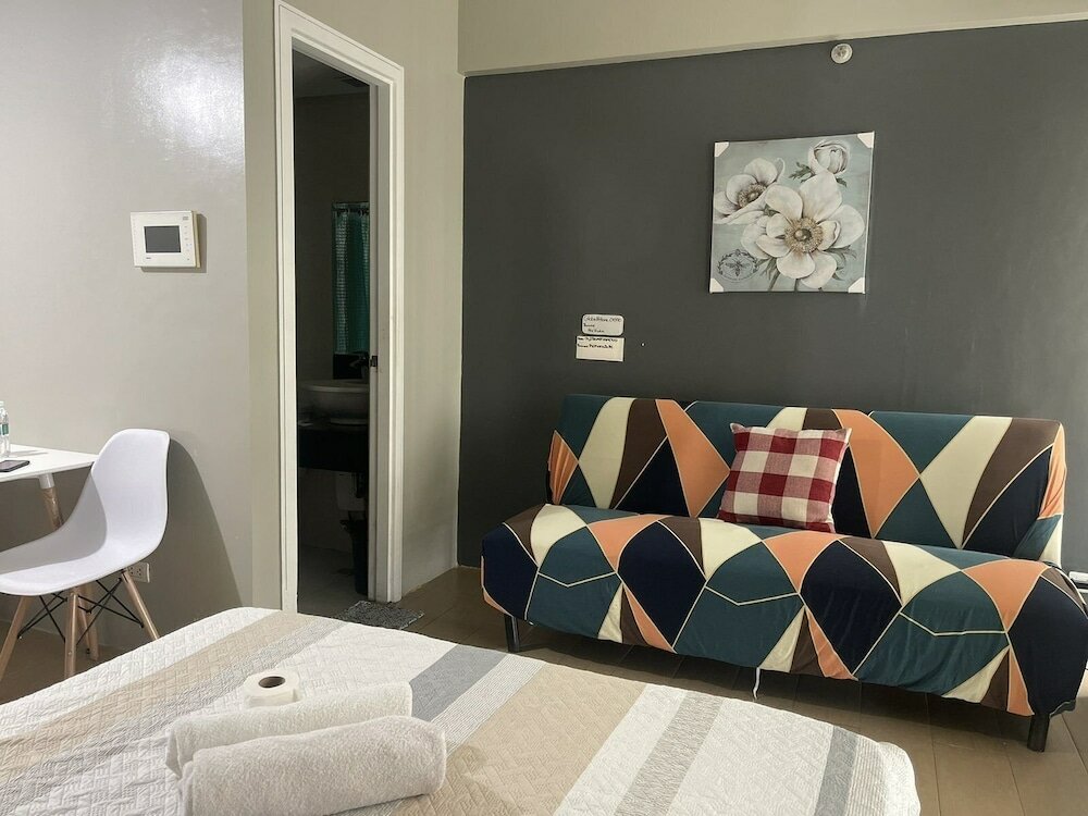 Фото Henry & Adiche Emperador Building