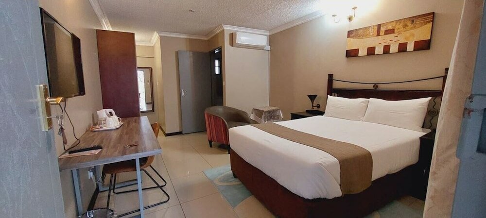 Фото отеля 2