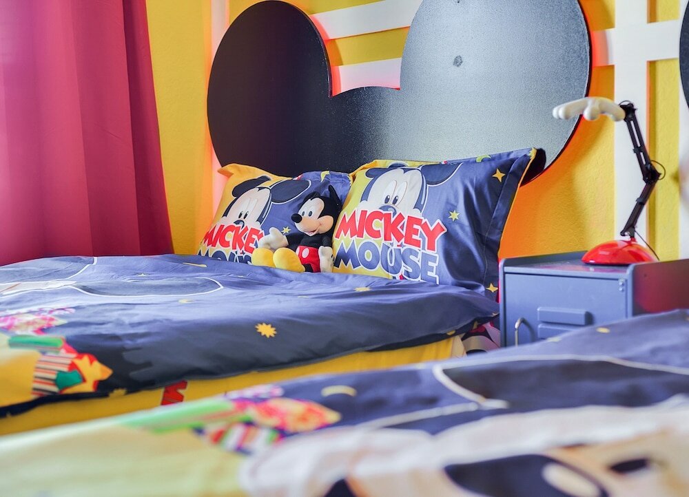 Фото 4br Luxury home, Themed rooms -10 Minutes to Disney