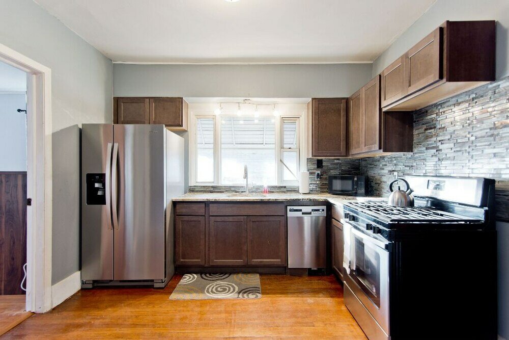 Фото Amazing 5 Bedroom Downtown Ferndale House