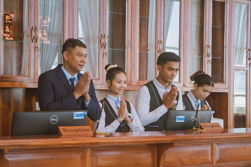 Фото Sea Breeze Hotel & Villa