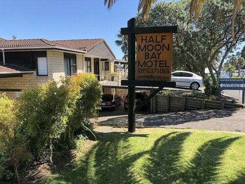 Внешний вид отеля Half Moon Bay Motel в Хауике, фото 1