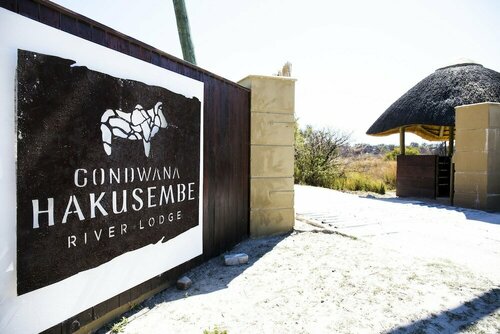 Гостиница Hakusembe River Lodge в Намибии