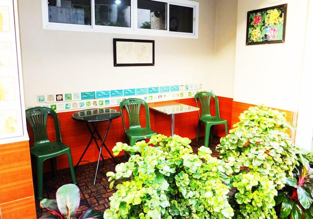 Фото White Orchid Inn