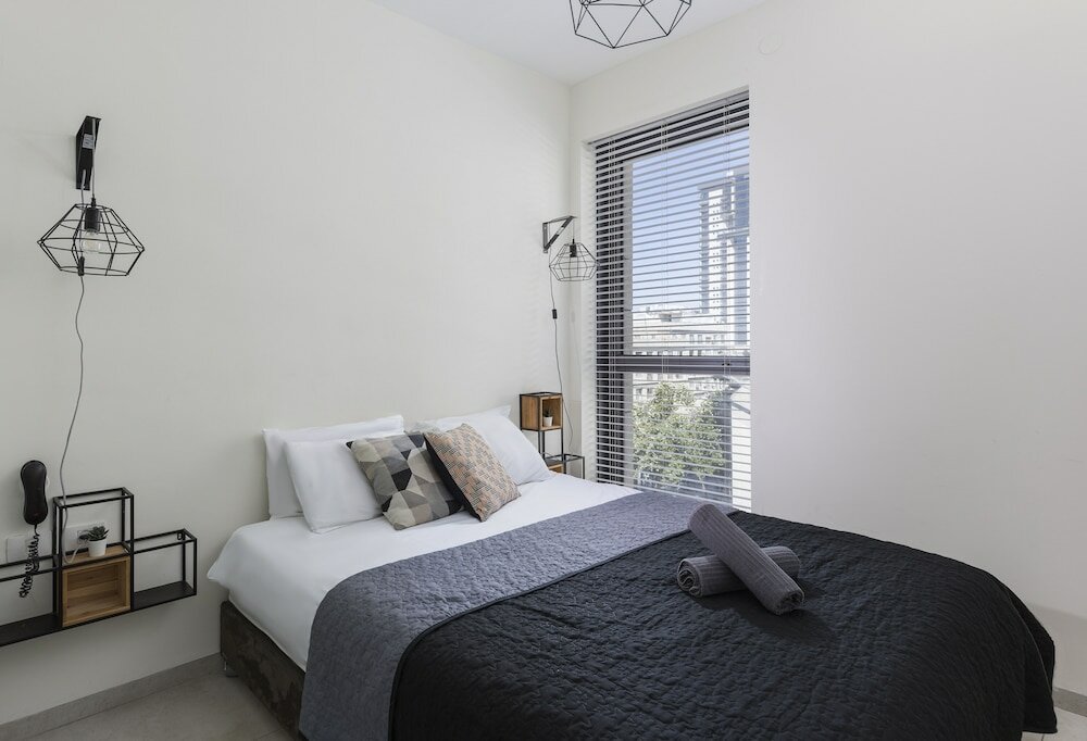 Фото J-Tower Apartments