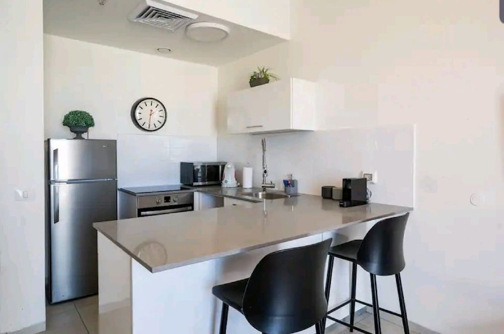 Фото J-Tower Apartments