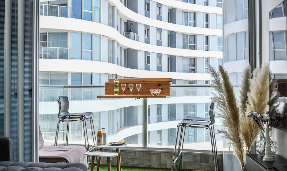 Фото Luxe Apt in Top Tel Aviv Neighborhood