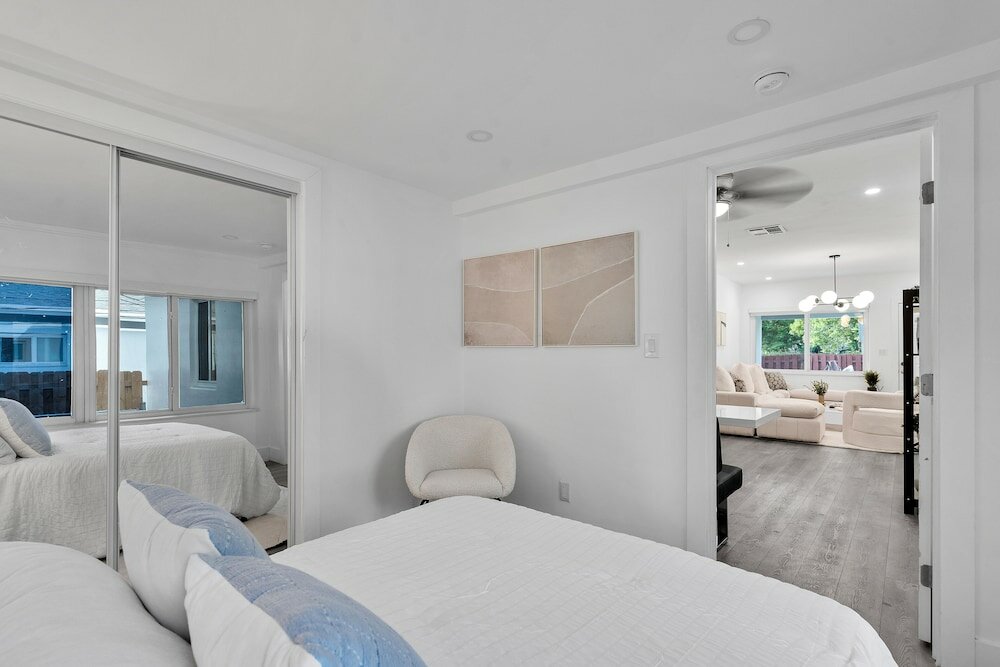 Фото Superior Design District 3bd Home