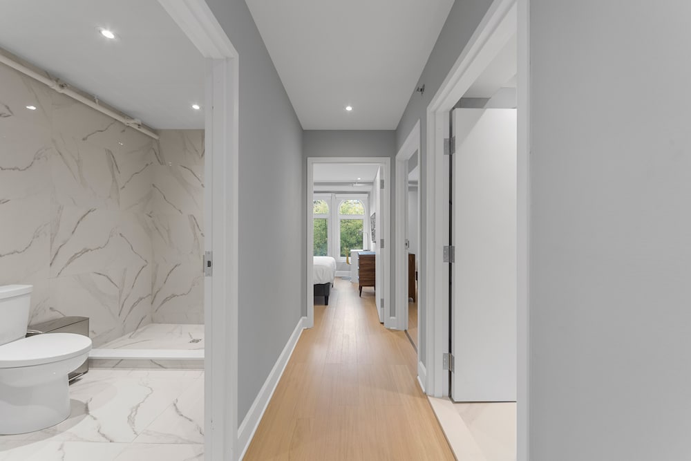 Фото Elegant Suites De La Montagne- Dtwn Mtl