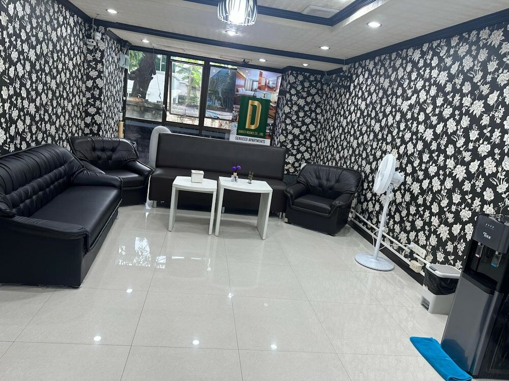 Фото Omni Tower Direct Rooms Sukhumvit Soi 4