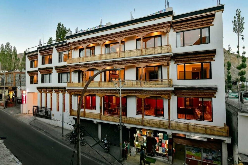 Фото отеля 1