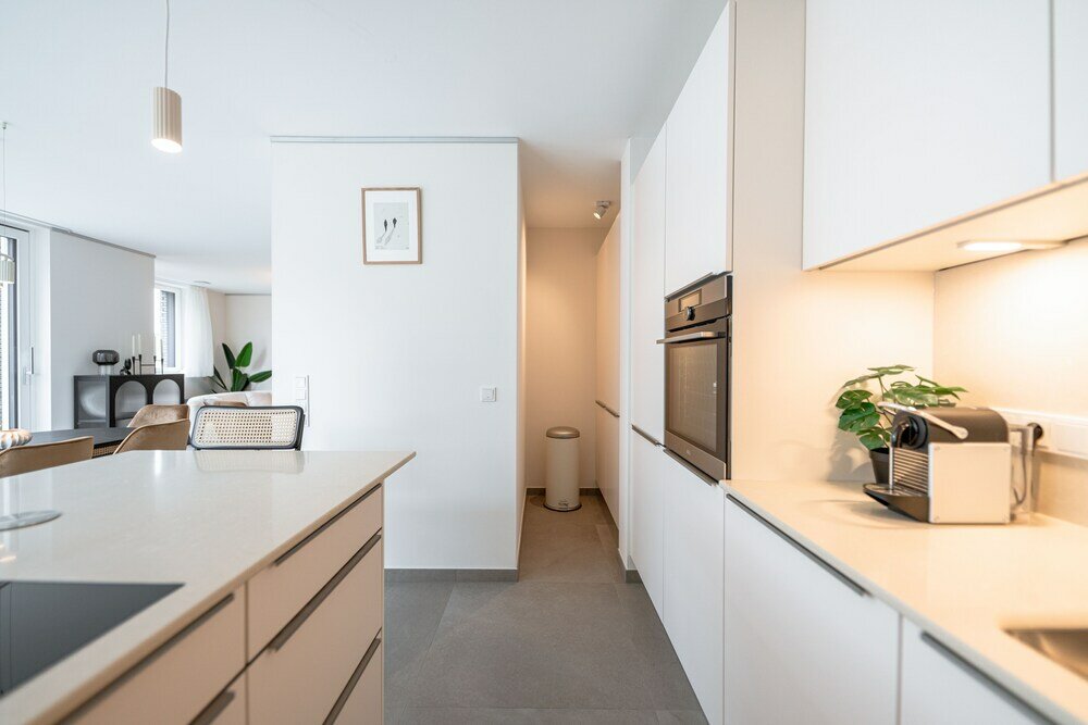 Фото New high-end 2 Br Penthouse w Balcony