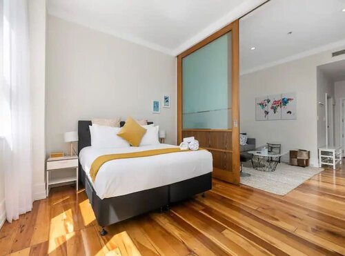 Гостиница Spacious One Bedroom With Pool And Gym! в Окленде