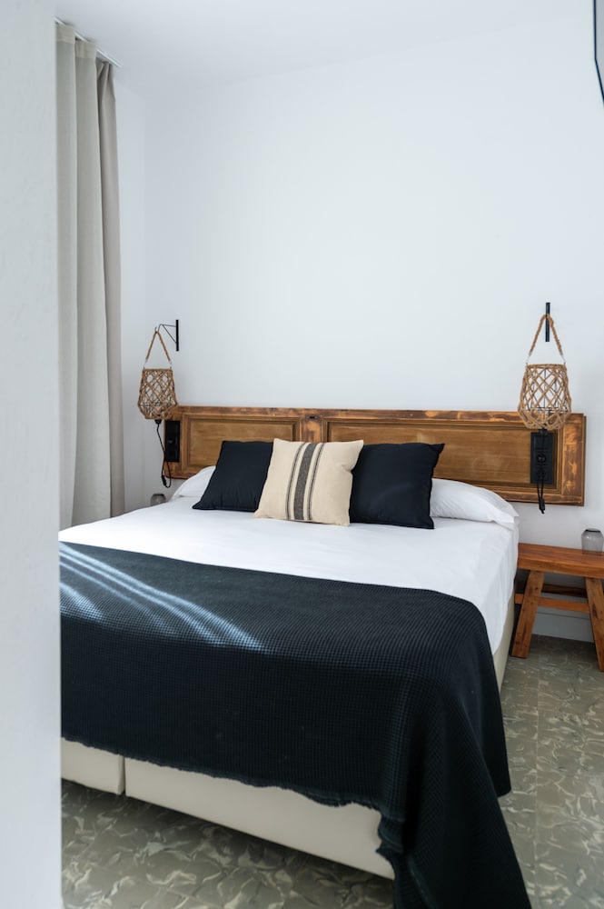 Фото Hostal Boutique Es Menut