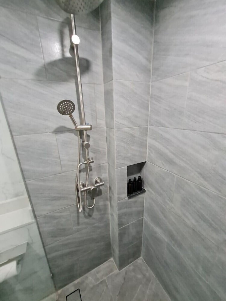 Фото Thana Wisut Hotel