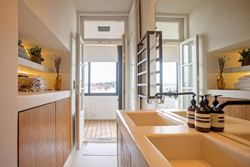 Фото Modern and Luxurious Apartment in Lisbon