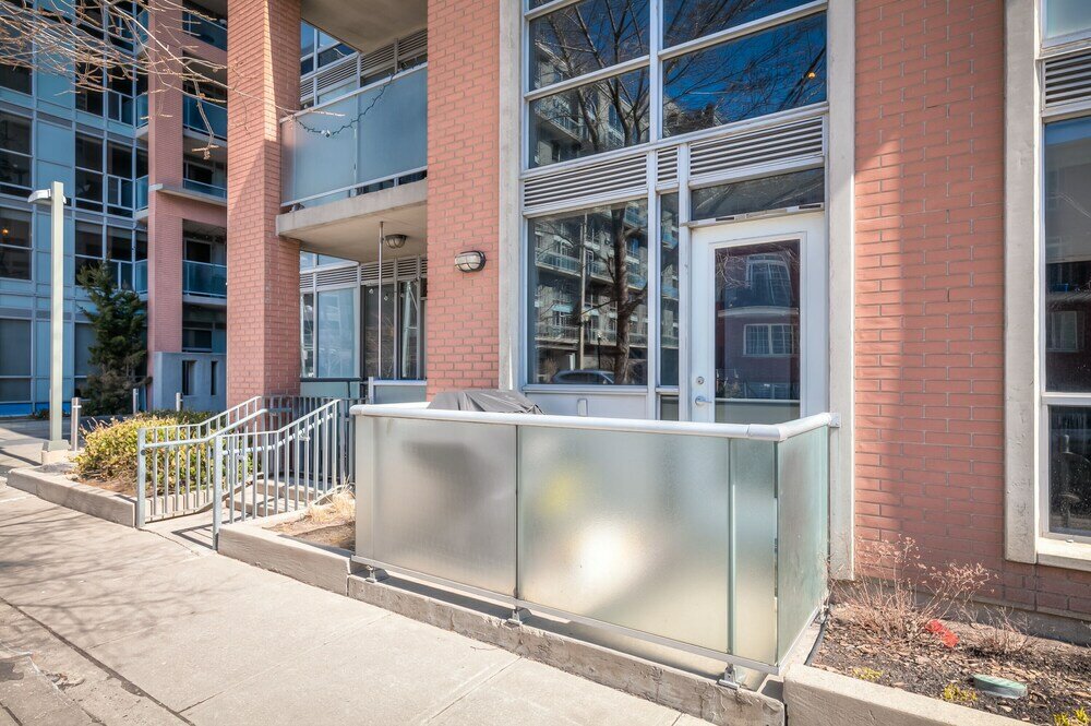 Фото 1 Shaw St Loft Suites