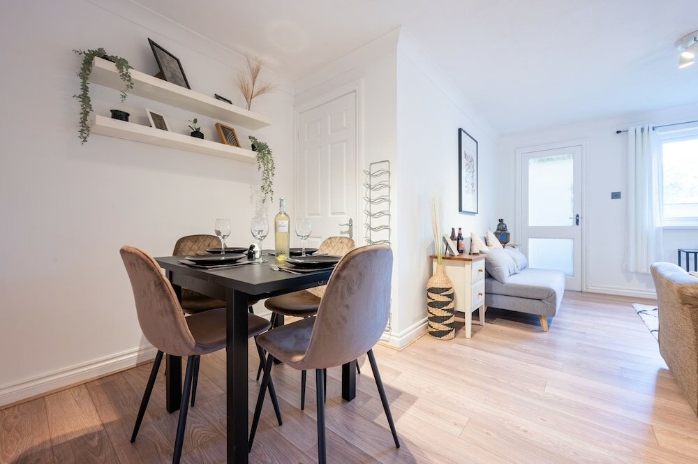 Фото Llansannor Drive by Tŷ Sa - Free Parking