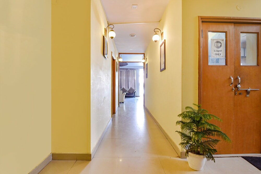 Фото Fabhotel Royal Residency