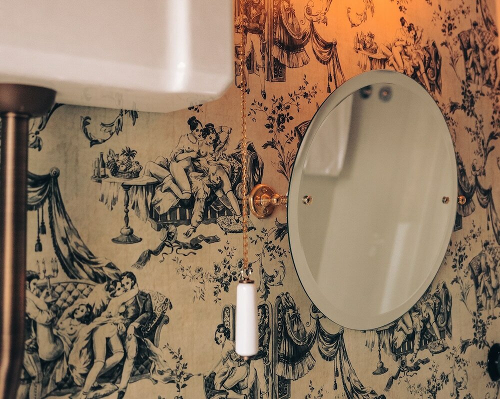 Фото Pensão Amor Madam’s Lodge