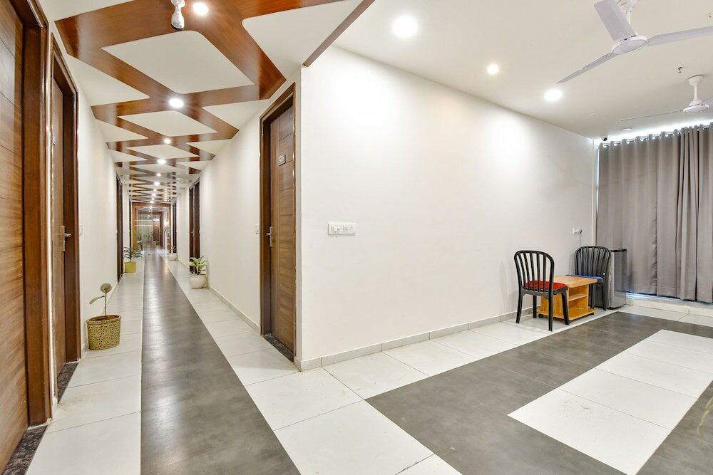 Фото Fabhotel Royal City