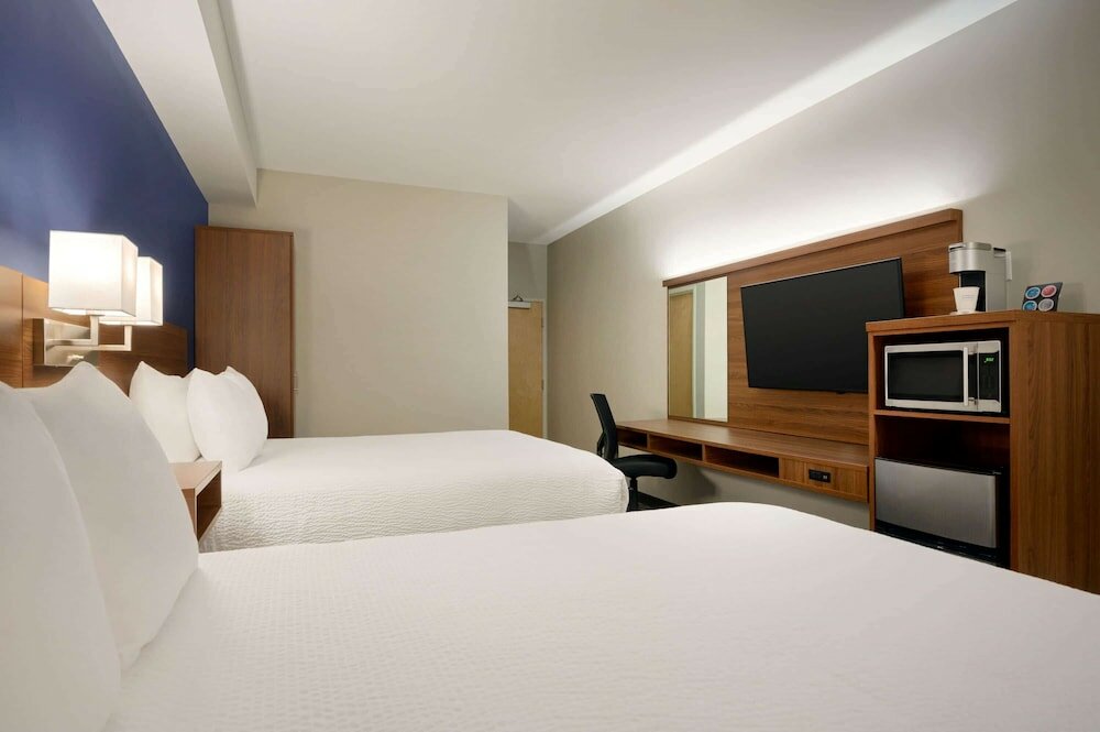 Фото Park Inn by Radisson, Kelowna