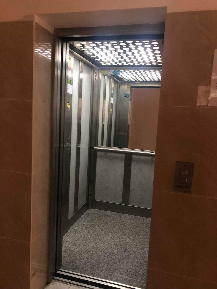 Фото 1 Bedroom Apartment near Beach