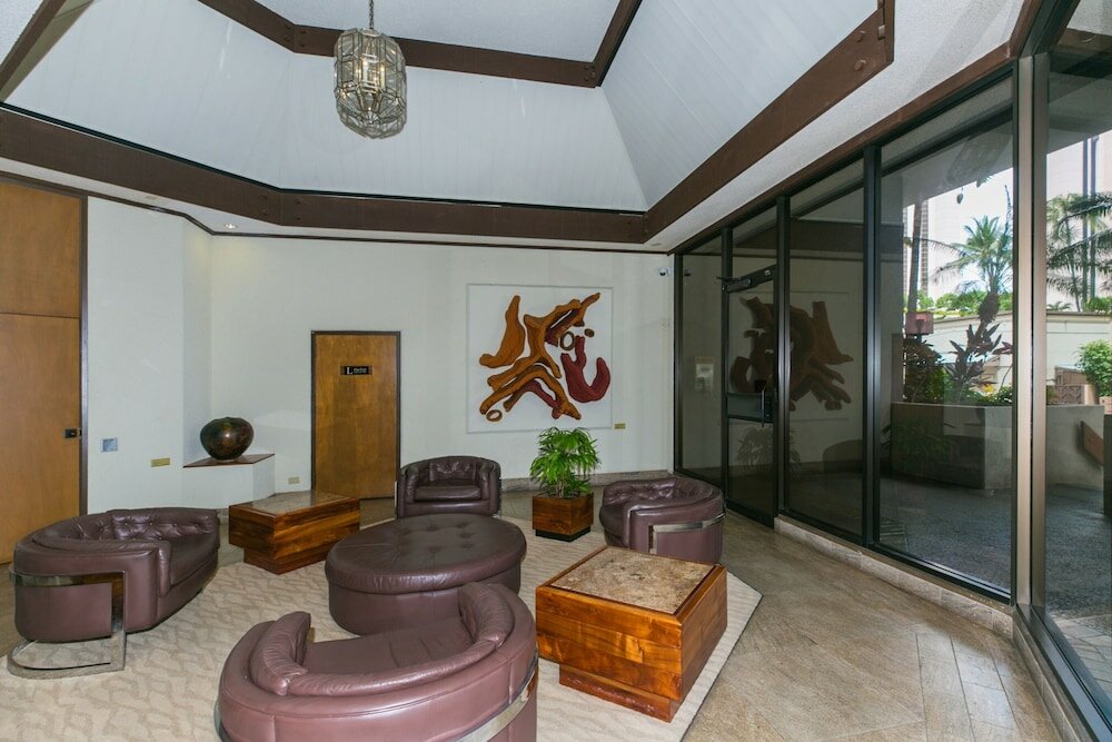 Фото Spacious Condos With Private Balcony at Discovery Bay - Free Wifi, Near Beaches!