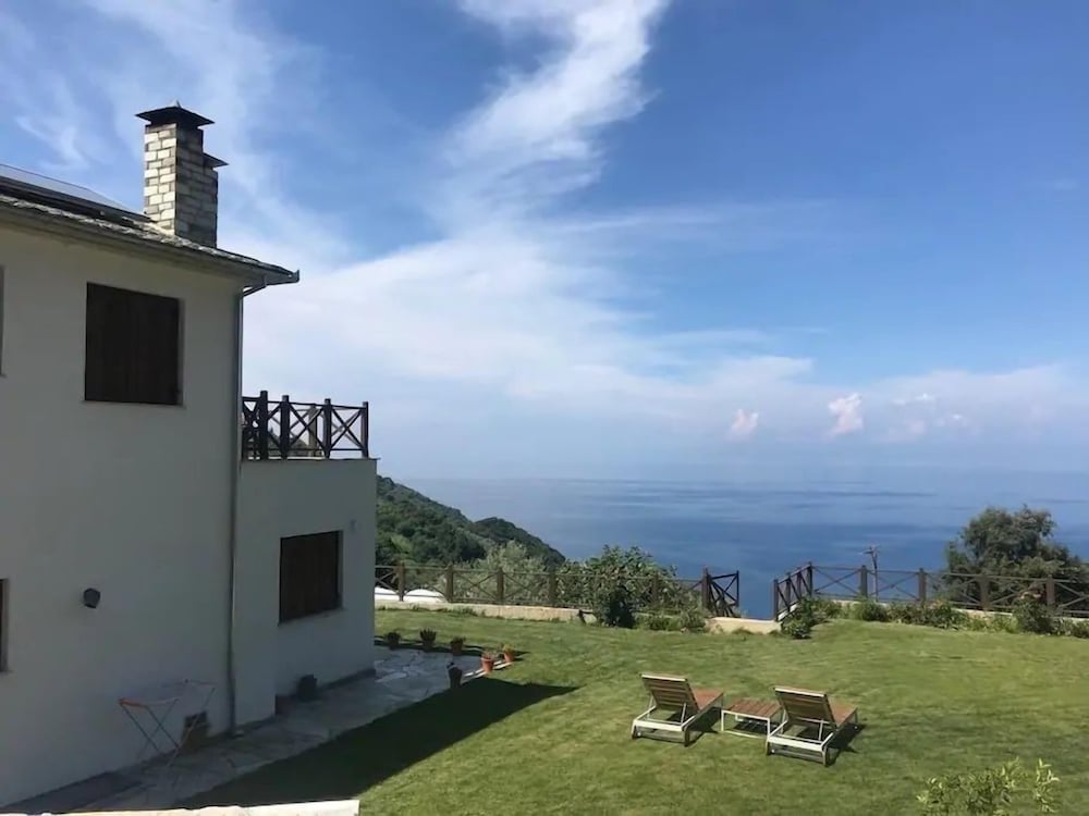 Фото Villa Mylopotamos