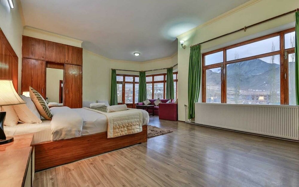 Фото Reenam Hotel