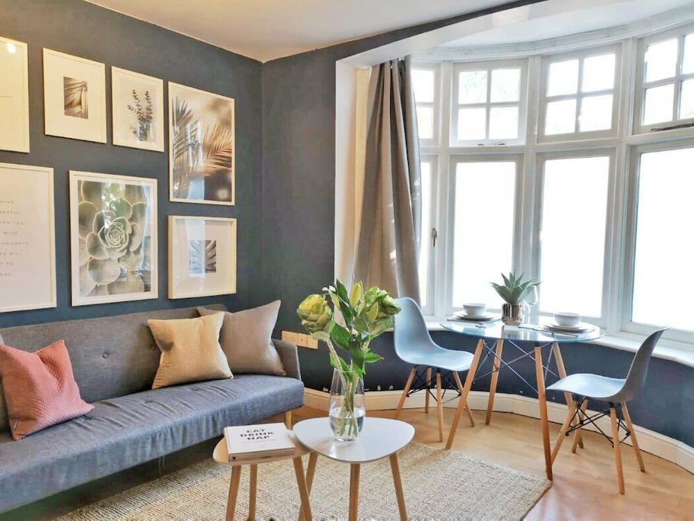 Фото Charming Oxford Apartments