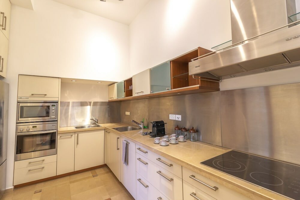 Фото Art apartment in Mamila