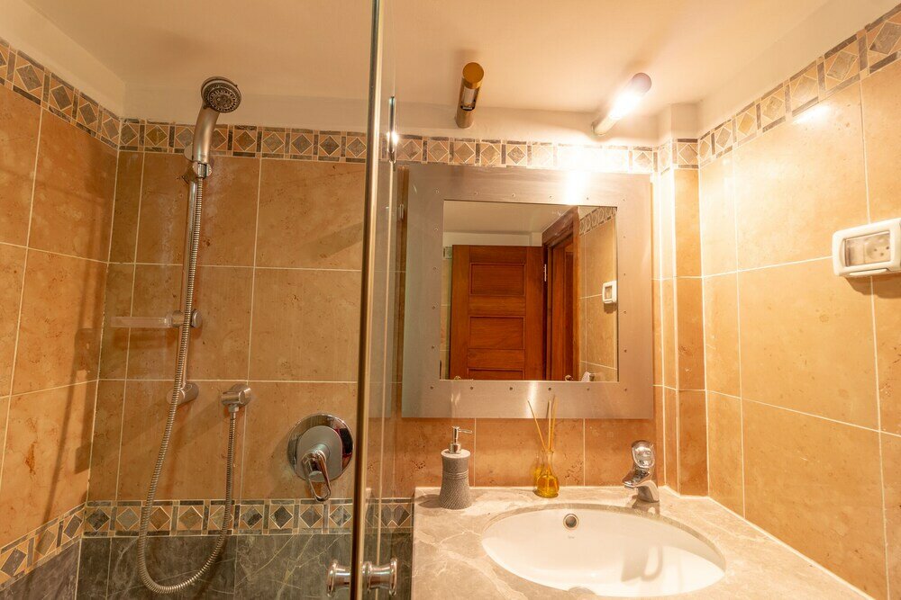 Фото Art apartment in Mamila