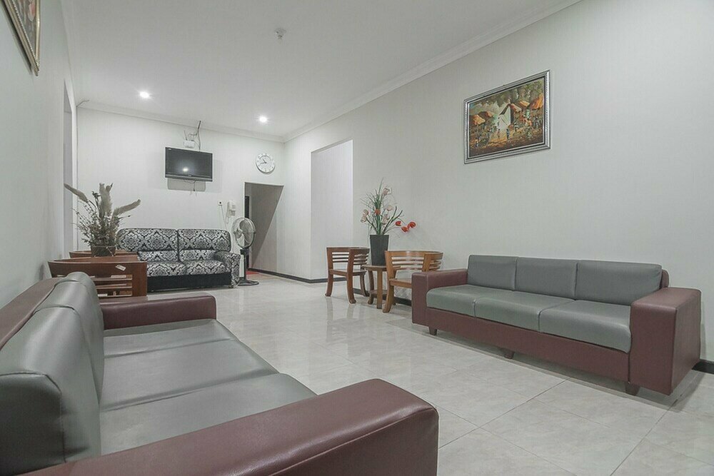 Hotel RedDoorz Syariah near Taman Rozeline Penajam, East Kalimantan, photo