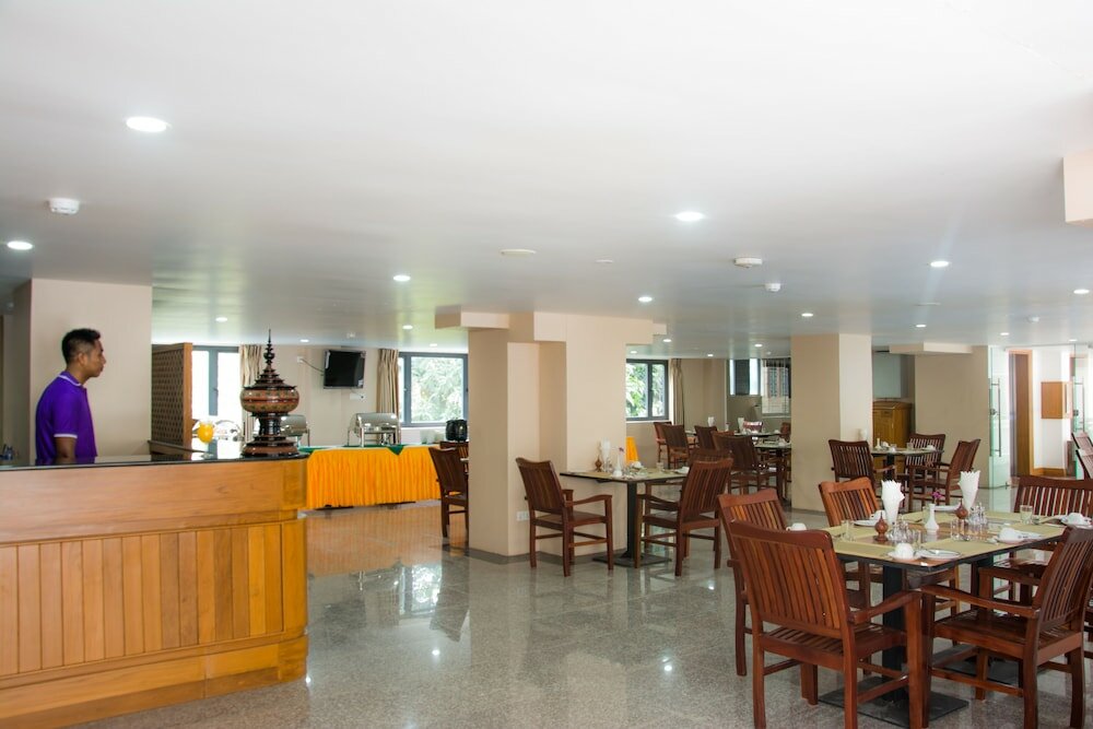 Фото Lin Unity Win Hotel