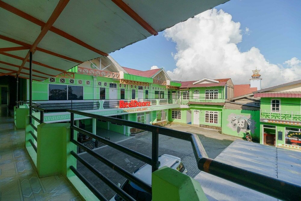 Фото RedDoorz Syariah Hotel Enasti Berastagi