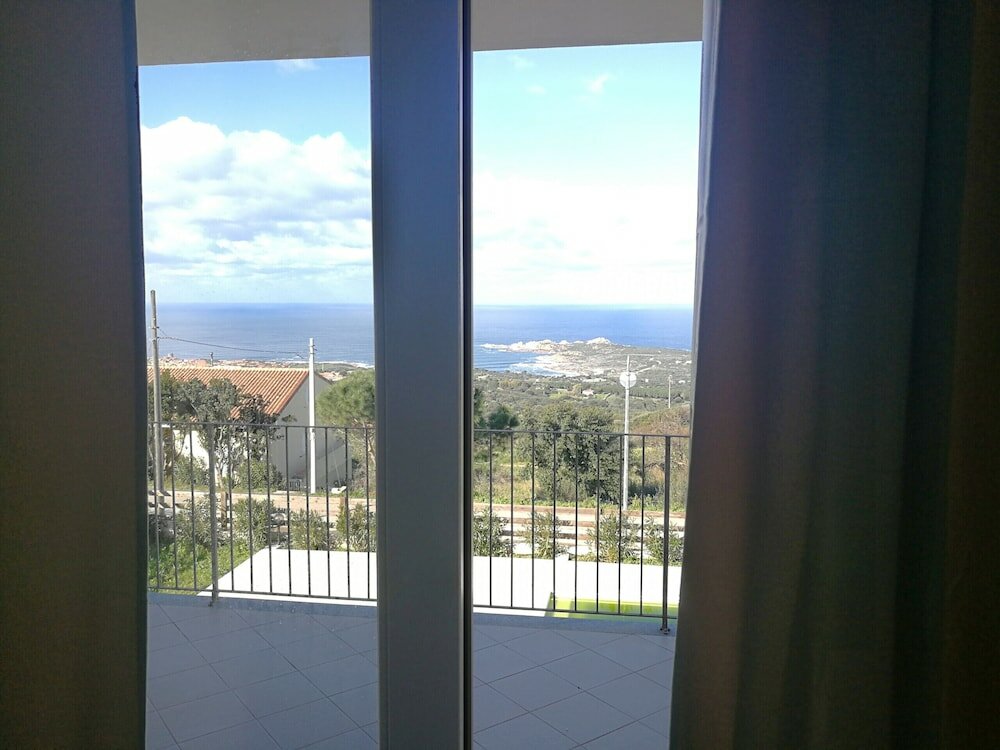 Фото Affittimoderni Isola Rossa Élite - Pati15