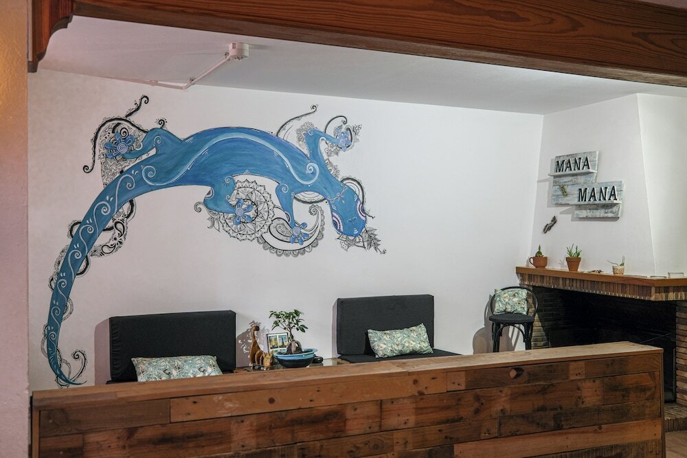 Фото Mana Mana Youth Hostel