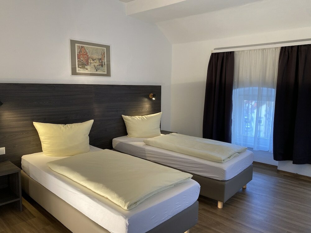 Фото Ferienwohnungen Neumann