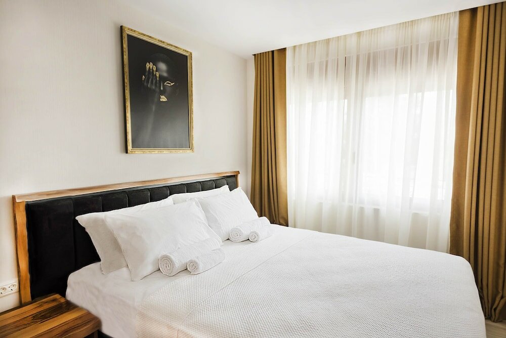 Фото Апарт-Отель Waikiki Tivat