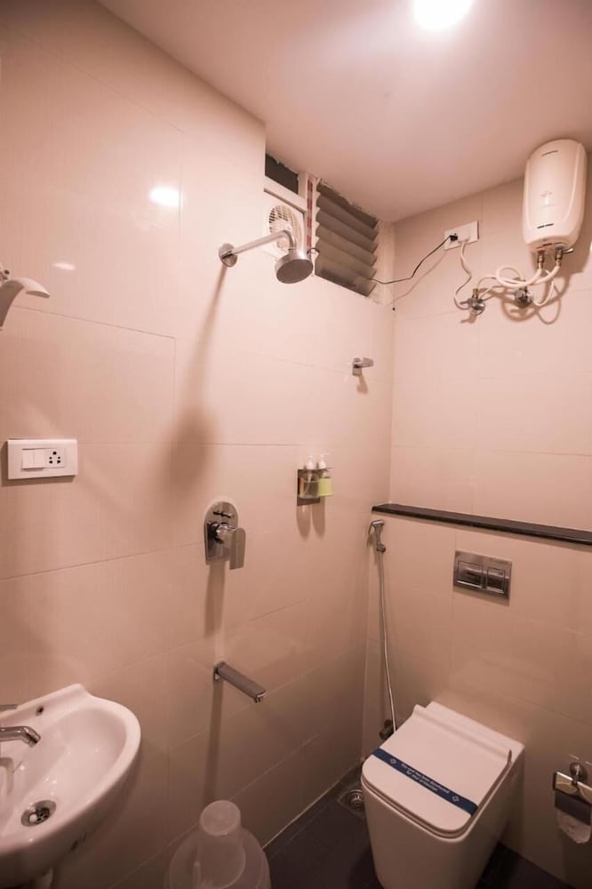 Фото Hotel Sma Grand Inn