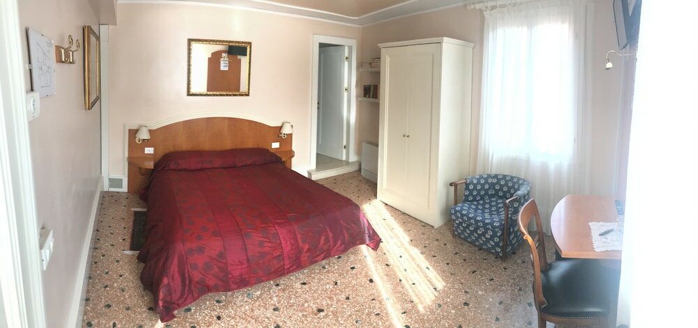 Фото Fenice Apartments in Venice