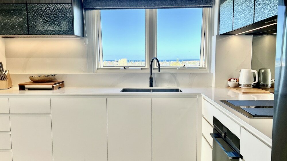 Фото 84 The Spit Holiday Apartments