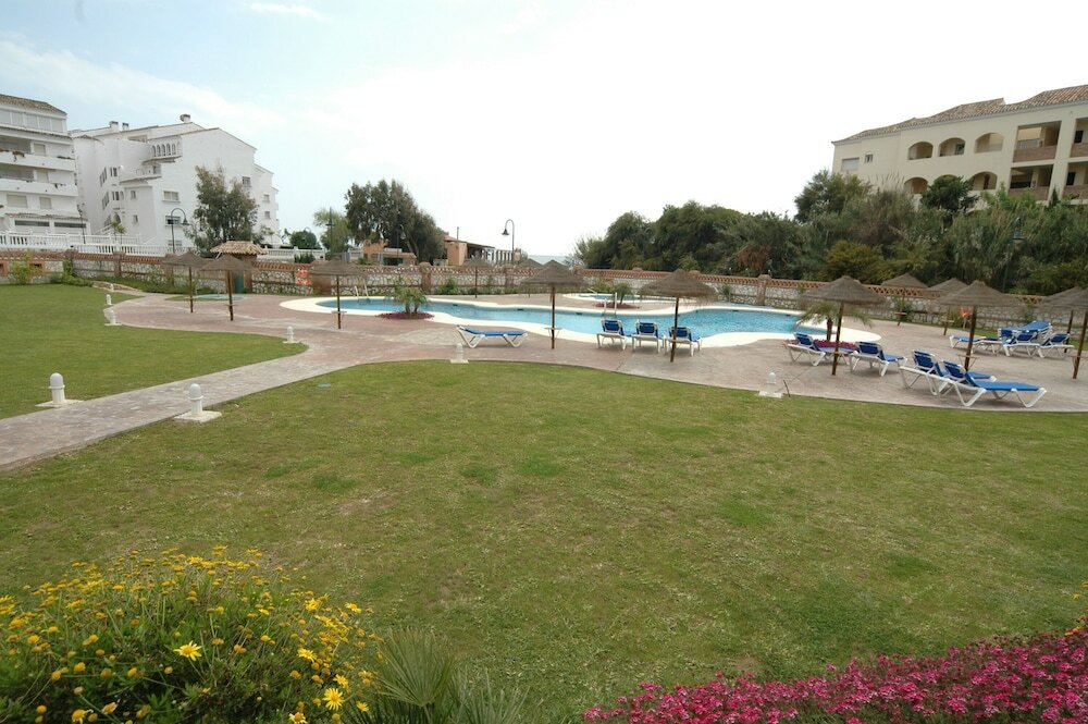 Фото Marbella Beach Resort at Club Playa Real