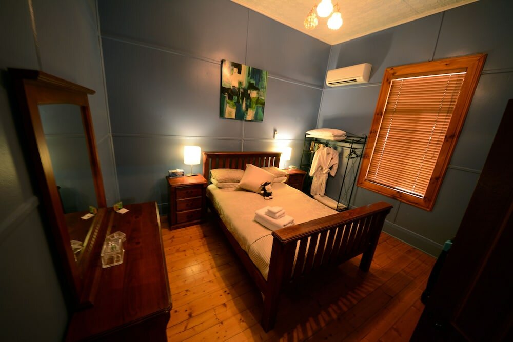 Фото Emaroo Cottages Broken Hill