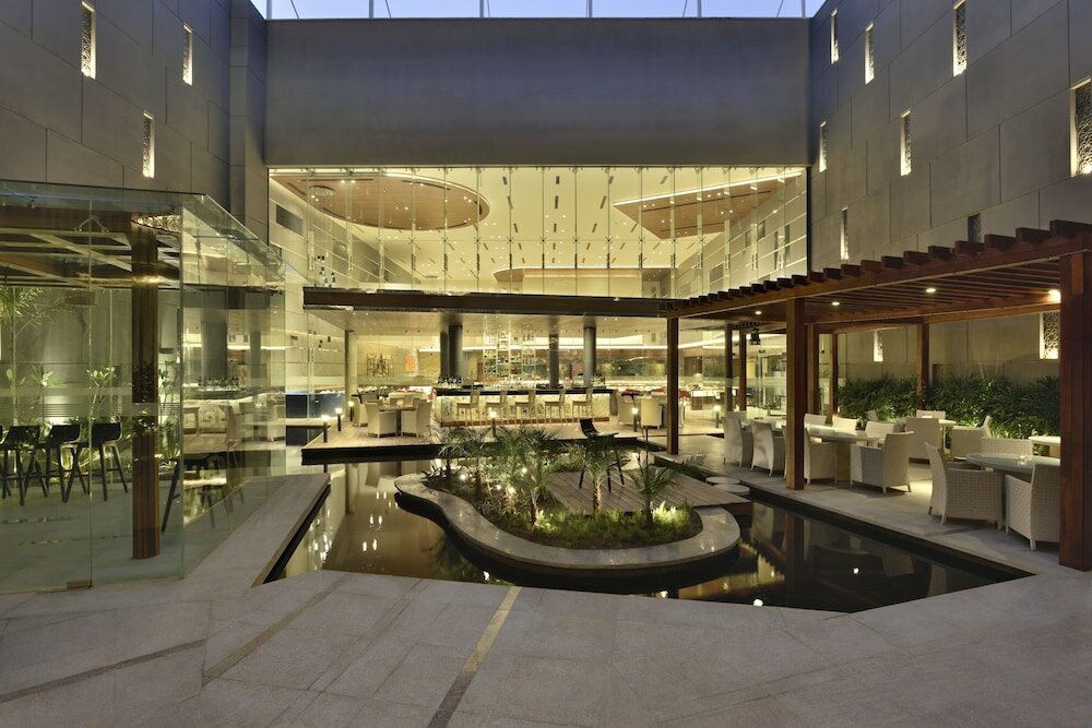 Фото Taj Hotel & Convention Centre, Agra