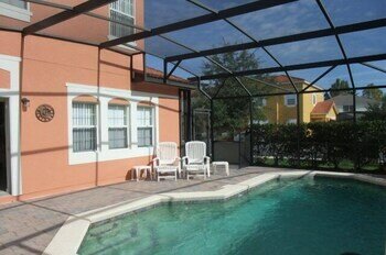 Фото 4br, 3ba T/home W Screened-in Heated Pool 4 Bedroom Townhouse by Redawning