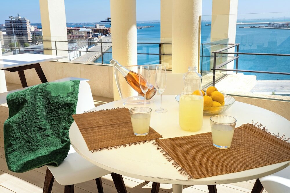 Фото Plaza Mina Suites - Adults Recommended