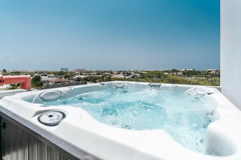 Гостиница Gray Door Apartments - Adults Only в Ноорде