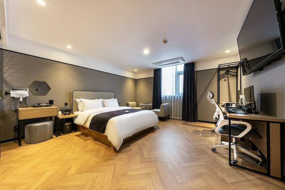 Фото Brown Dot Hotel Suwon